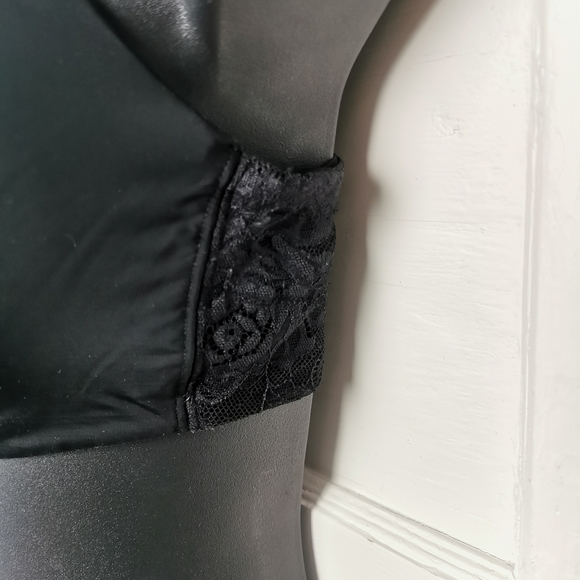 40C TORRID, Dream Wire-Free Bra, Black Lace EUC B58 - Picture 8 of 9